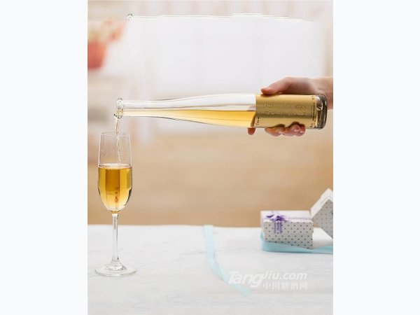 扬子撸点酒尊享黄金酒（礼盒装 2瓶_盒）扬子撸点酒尊享黄金酒（礼盒装 2瓶_盒）