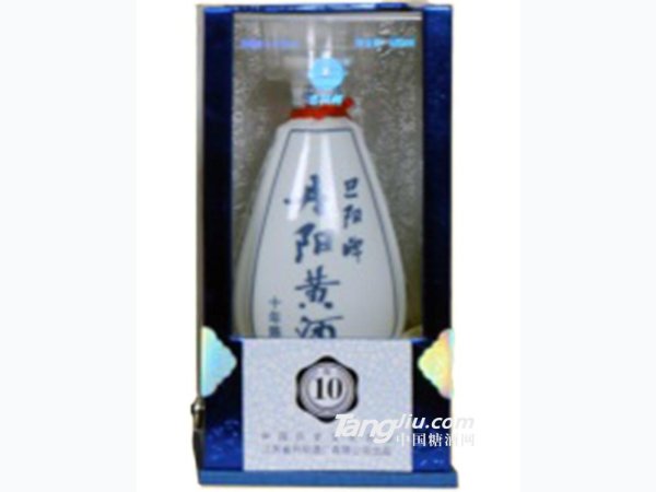十年青花瓶黄酒