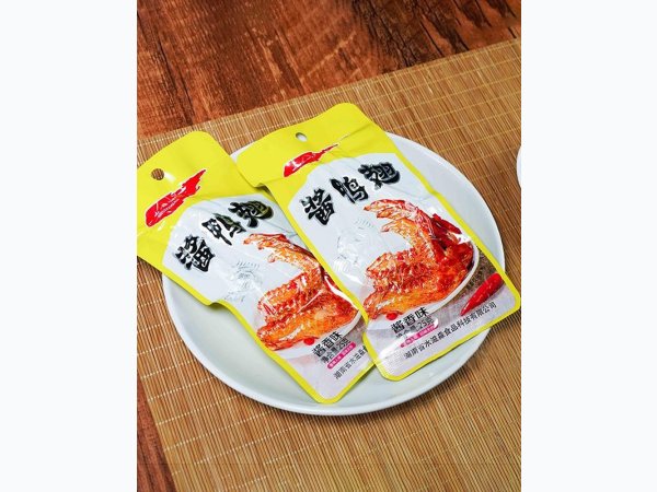 水滋淼酱鸭翅酱香味